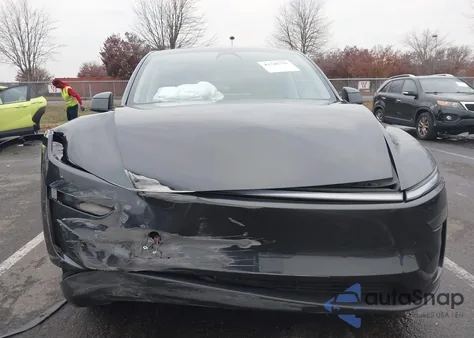 2026 Tesla Model Y Long Range Dual Motor All-Wheel Drive z USA, uszkodzony, nr VIN 7SAYGDED8TF386743